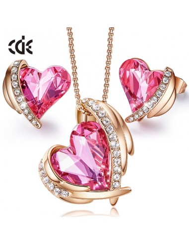 Gold Women's Heart Necklace and Earrings Set with Crystals en linge